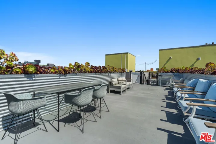 12770 Caswell Avenue 301, Los Angeles, California 90066