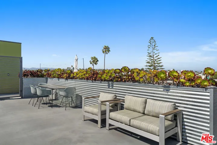 12770 Caswell Avenue 301, Los Angeles, California 90066