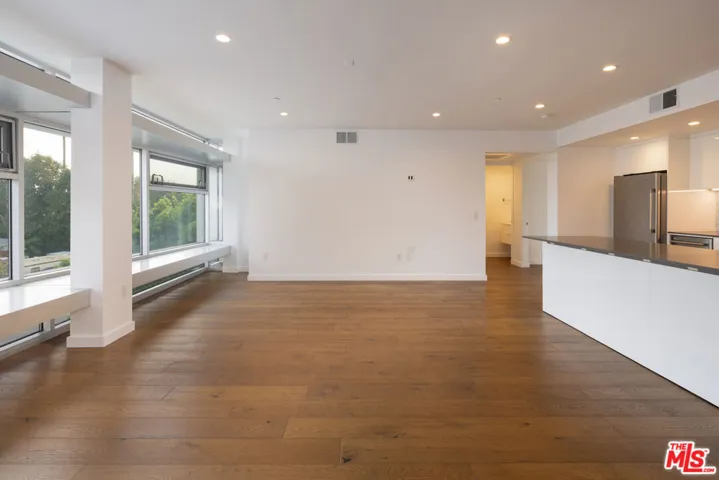 12770 Caswell Avenue 301, Los Angeles, California 90066