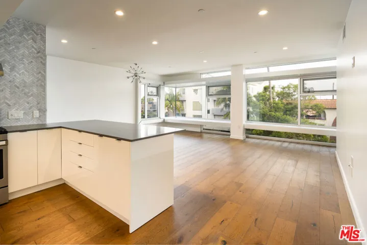 12770 Caswell Avenue 301, Los Angeles, California 90066