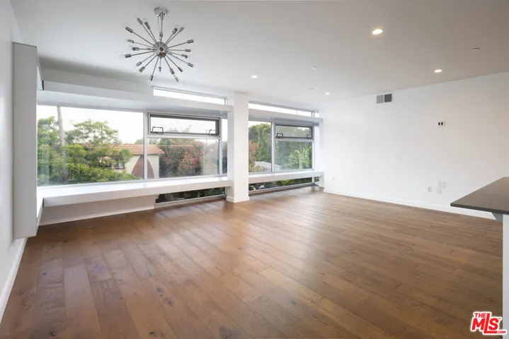 12770 Caswell Avenue 301, Los Angeles, California 90066