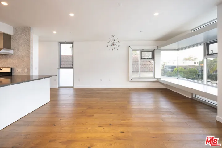 12770 Caswell Avenue 301, Los Angeles, California 90066