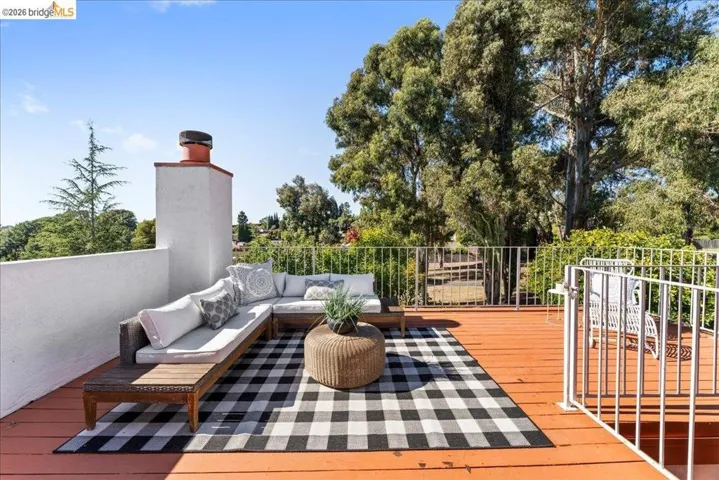 858 Coral Ridge Circle, Rodeo, California 94572-1806