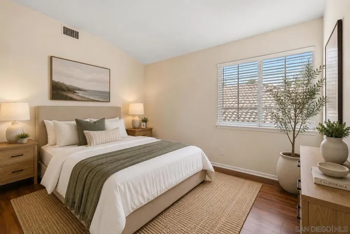 https://zimg.paragon.ice.com/ParagonImages/Property/PA/SDMLS/-531011/17/533/400/4b1853d906bd015e6a2c7b14cb869c4f/3/4942b01223910ecd78793ccdf6486c46/-531011-f0404847-cf33-4ecf-adfa-5a5caea20690.JPG