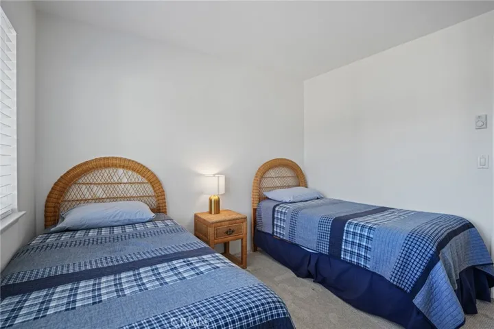 Guest bed