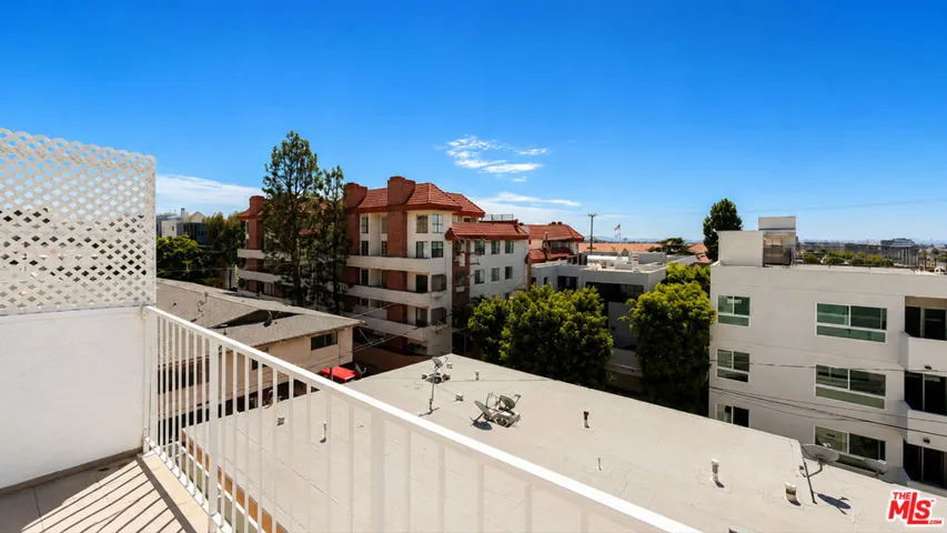 1250 S Westgate Avenue 302, Los Angeles, California 90025