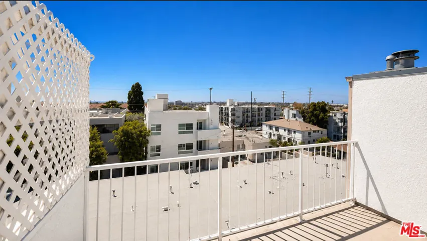 1250 S Westgate Avenue 302, Los Angeles, California 90025