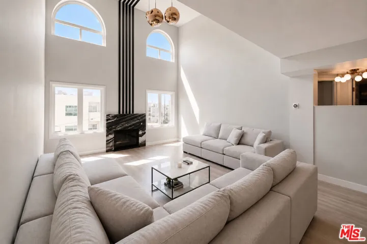 1250 S Westgate Avenue 302, Los Angeles, California 90025