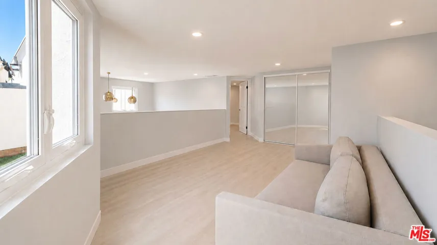 1250 S Westgate Avenue 302, Los Angeles, California 90025