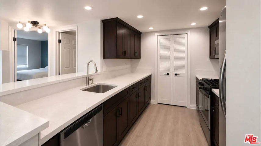 1250 S Westgate Avenue 302, Los Angeles, California 90025