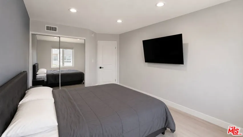 1250 S Westgate Avenue 302, Los Angeles, California 90025
