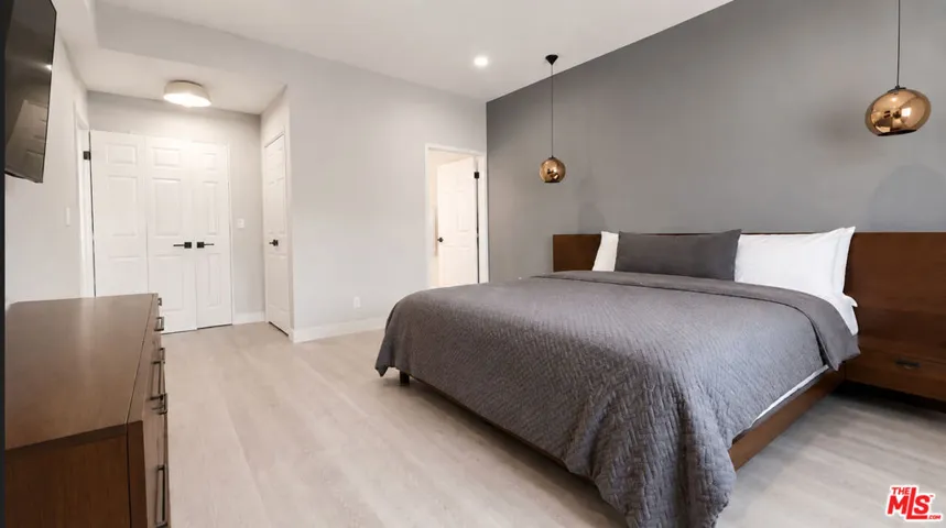 1250 S Westgate Avenue 302, Los Angeles, California 90025