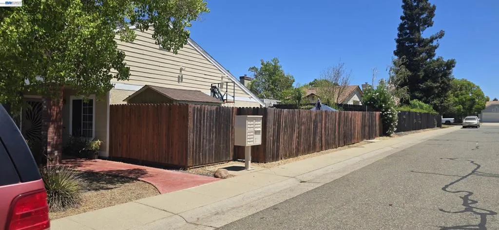 8109 Scalford Ct, Sacramento, California 95829