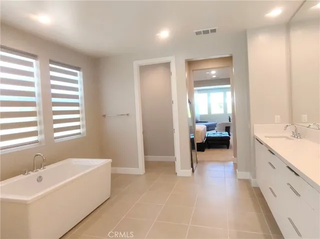 130 Ashpark, Lake Forest, California 92630