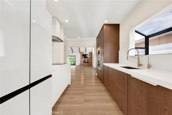1432 N Catalina Street, Burbank, California 91505