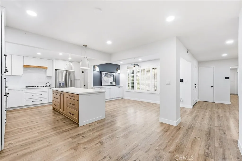 Kitchen / Dining Area