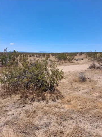 210 Vac/vic, Hi Vista, California 93535