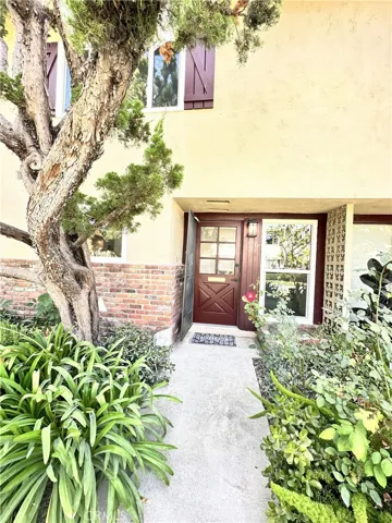 1919 Sherry Lane 46, Santa Ana, California 92705