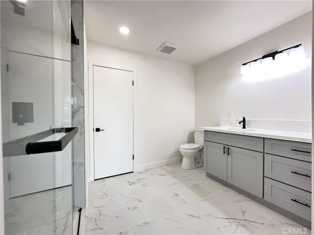 1919 Sherry Lane 46, Santa Ana, California 92705