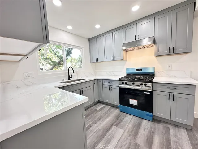 1919 Sherry Lane 46, Santa Ana, California 92705
