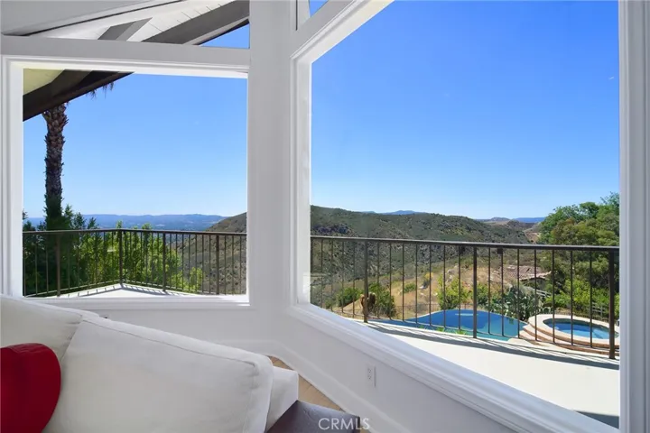 130 Dapplegray Road, Bell Canyon, California 91307