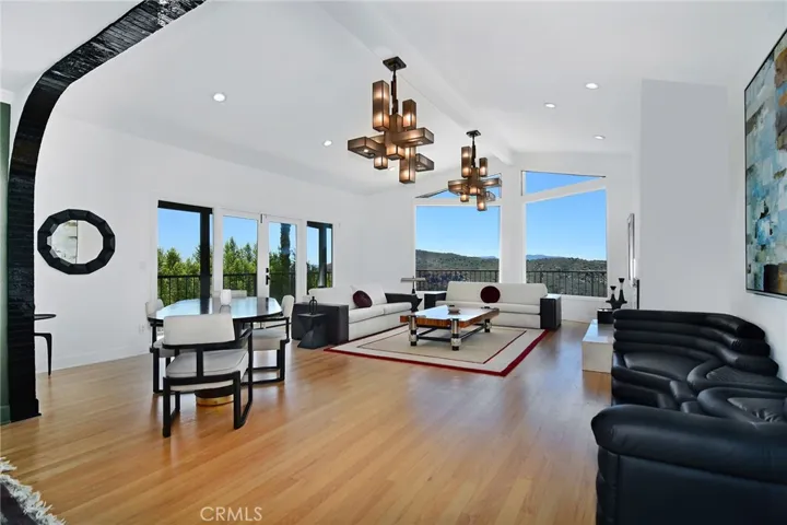 130 Dapplegray Road, Bell Canyon, California 91307