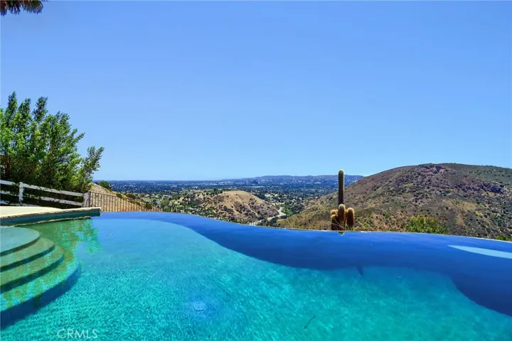 130 Dapplegray Road, Bell Canyon, California 91307