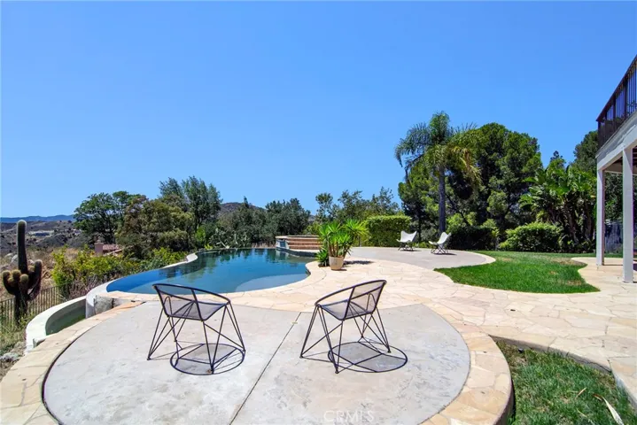 130 Dapplegray Road, Bell Canyon, California 91307