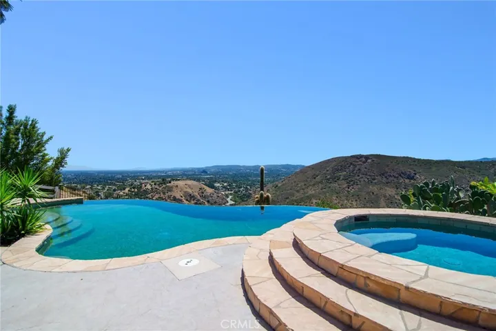 130 Dapplegray Road, Bell Canyon, California 91307