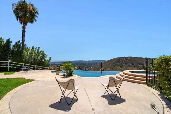 130 Dapplegray Road, Bell Canyon, California 91307