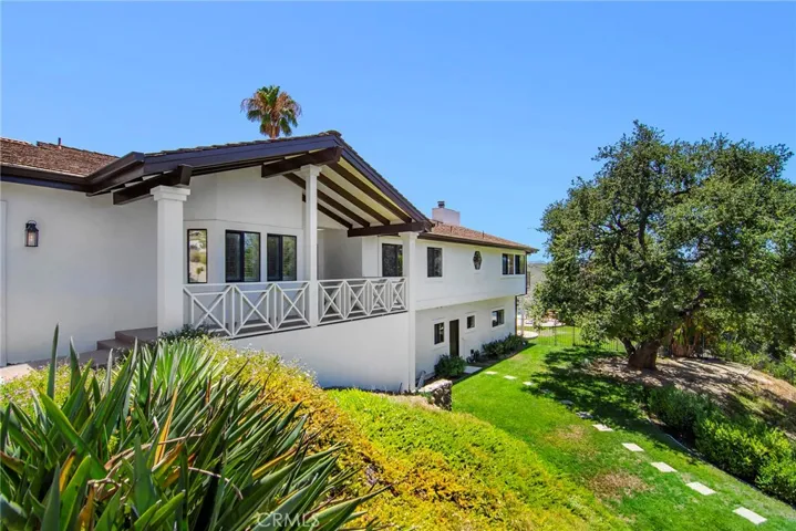 130 Dapplegray Road, Bell Canyon, California 91307