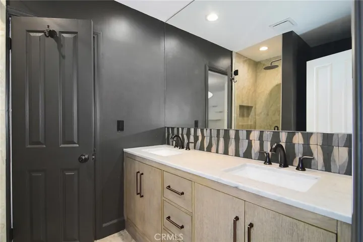130 Dapplegray Road, Bell Canyon, California 91307