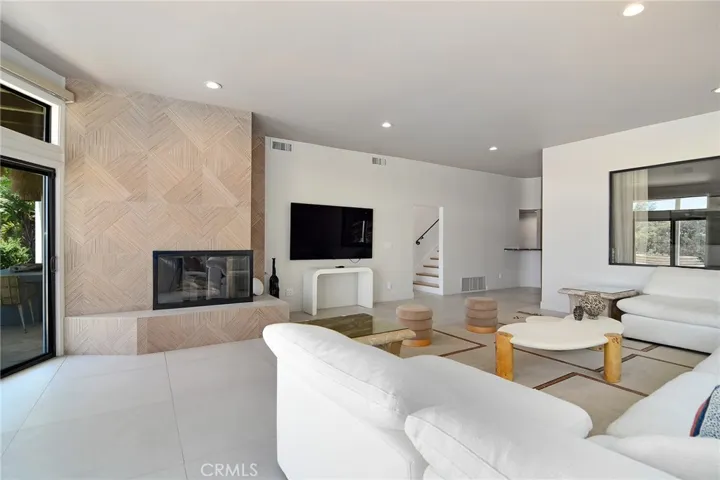 130 Dapplegray Road, Bell Canyon, California 91307