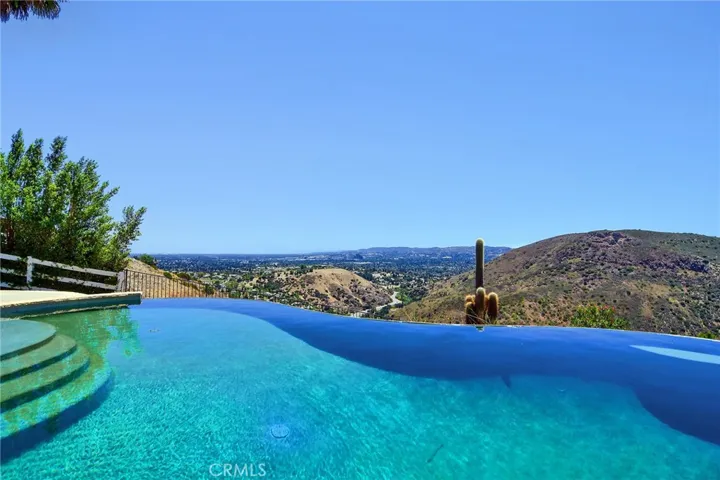 130 Dapplegray Road, Bell Canyon, California 91307