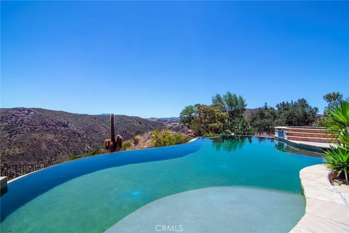 130 Dapplegray Road, Bell Canyon, California 91307