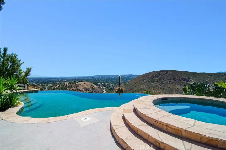 130 Dapplegray Road, Bell Canyon, California 91307