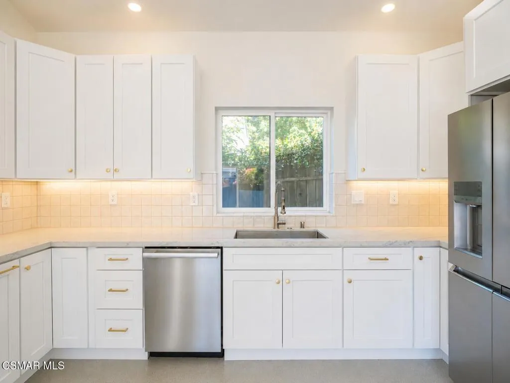 1141 Calle Tulipan 2, Thousand Oaks, California 91360 — photo 4