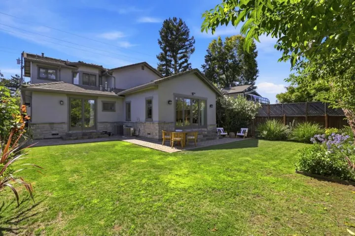 2025 Santa Cruz Avenue, Menlo Park, California 94025