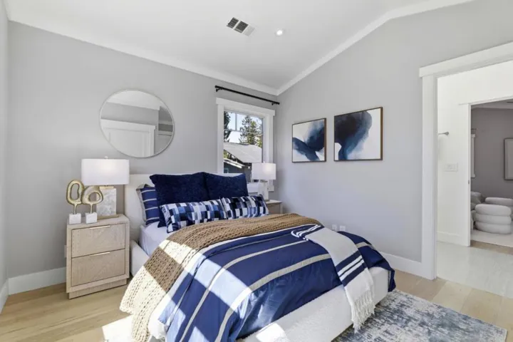 2025 Santa Cruz Avenue, Menlo Park, California 94025