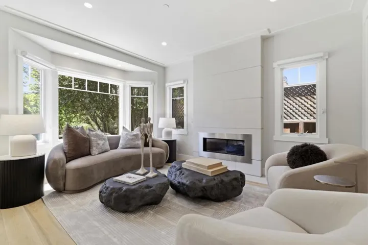 2025 Santa Cruz Avenue, Menlo Park, California 94025