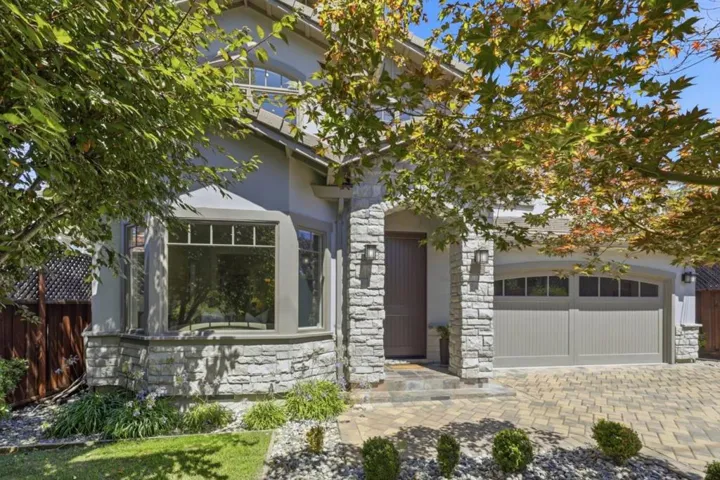 2025 Santa Cruz Avenue, Menlo Park, California 94025