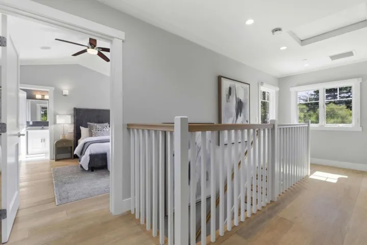 2025 Santa Cruz Avenue, Menlo Park, California 94025