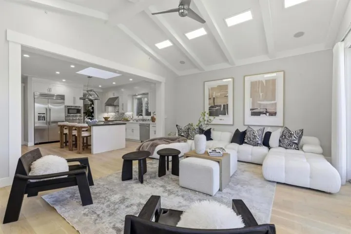 2025 Santa Cruz Avenue, Menlo Park, California 94025