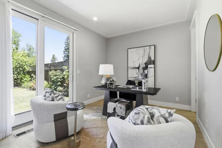 2025 Santa Cruz Avenue, Menlo Park, California 94025