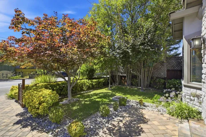 2025 Santa Cruz Avenue, Menlo Park, California 94025