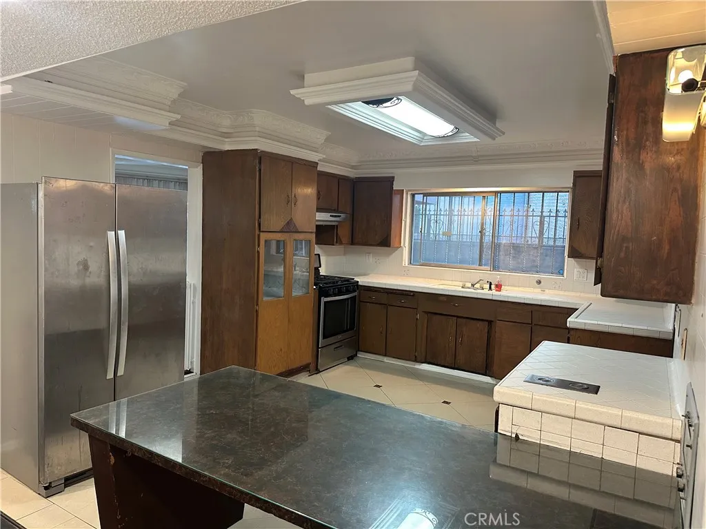 3241 Santa Ana, Huntington Park, California 90255 — photo 4