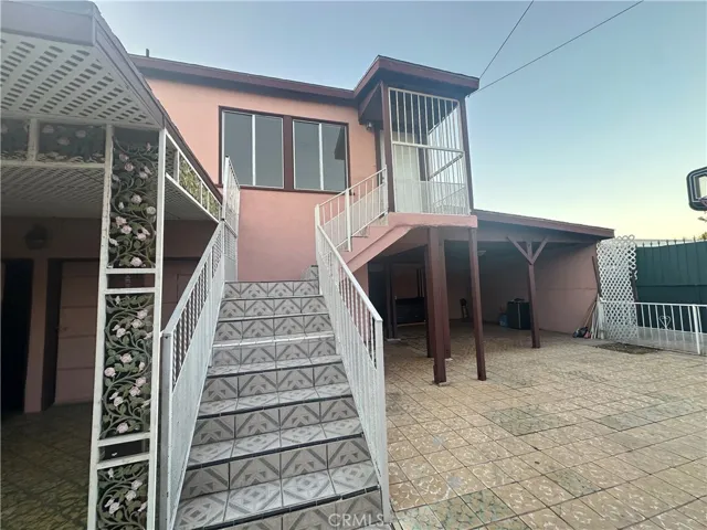 3241 Santa Ana, Huntington Park, California 90255