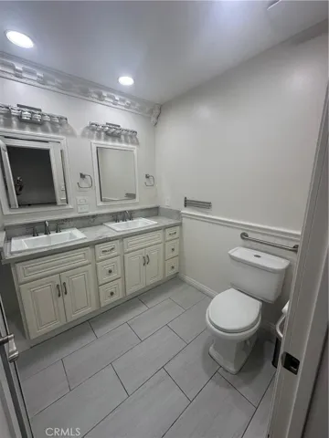 3241 Santa Ana, Huntington Park, California 90255
