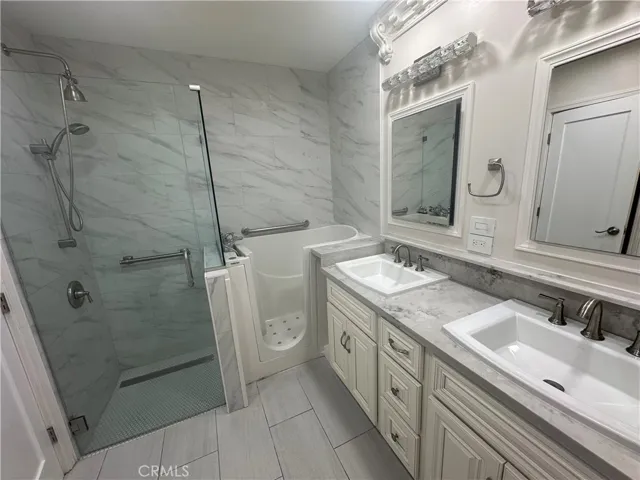 3241 Santa Ana, Huntington Park, California 90255