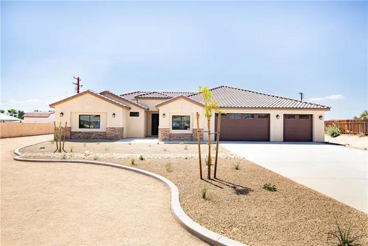 19976 Haida Road, Apple Valley, California 92307
